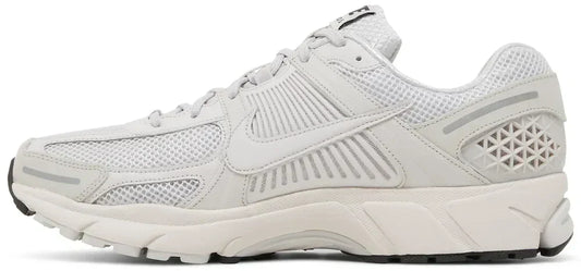 NIKE TN VOMERO 5 WHITE