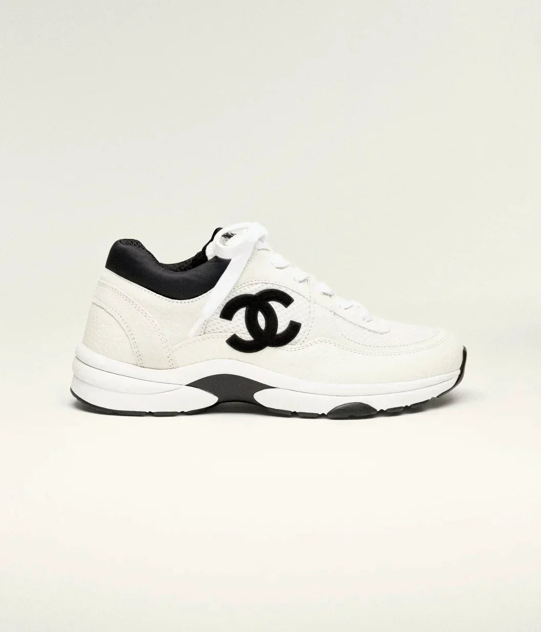 Chanel Low Daim Blanc Et Noir